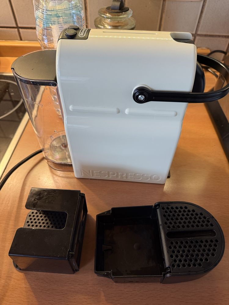 Кафемашина NESPRESSO Inissia