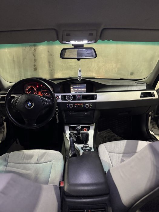 BMW E90/320d/163cp M47/M-Paket/NAVI