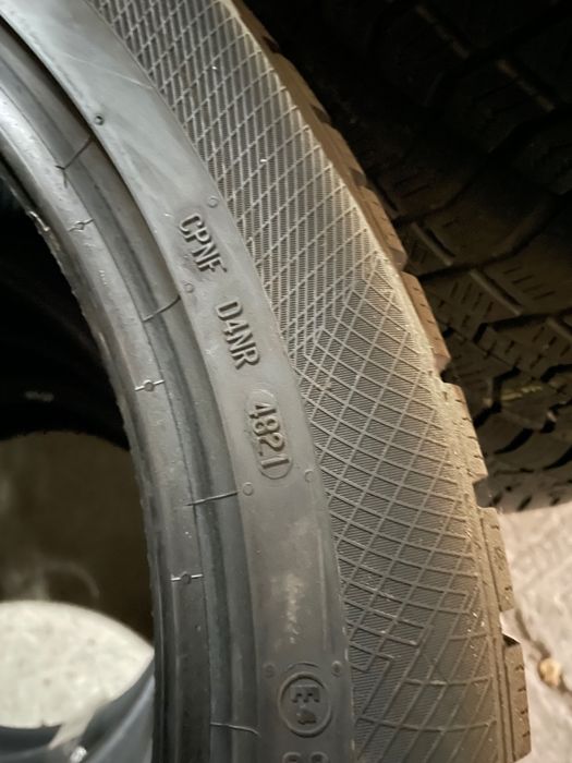 Гуми Pirelli 285/40 R21 DOT21 от хотел
