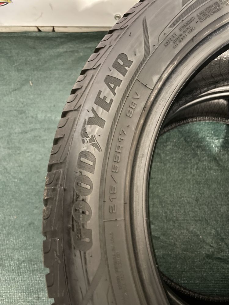 215/55 R17 98V XL - Goodyear UltraGrip Performance M+S Oferta