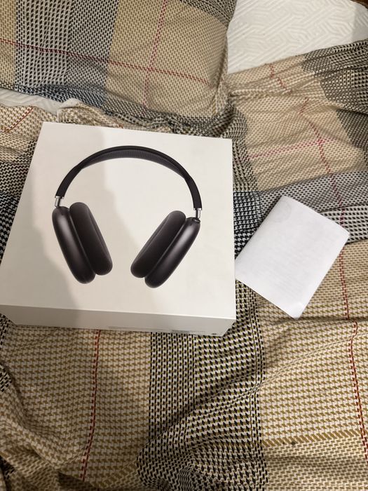 СРОЧНО ПРОДАЕТСЯ Airpods max оригинал бу черные