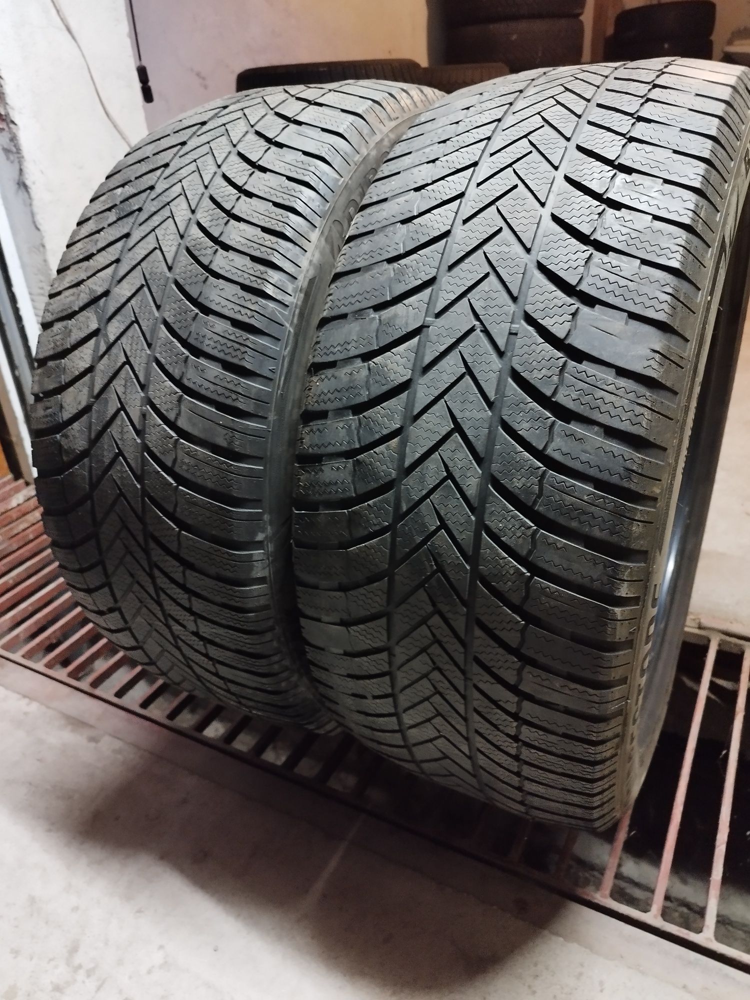 Bridgestone 285/45/20