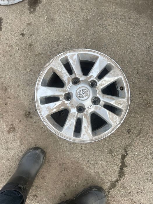 Продам диски Toyota Land Cruiser