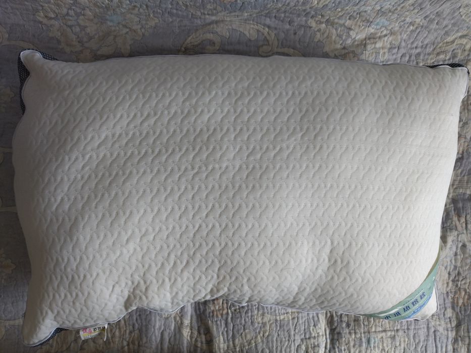 Продам подушку. Цена 2000