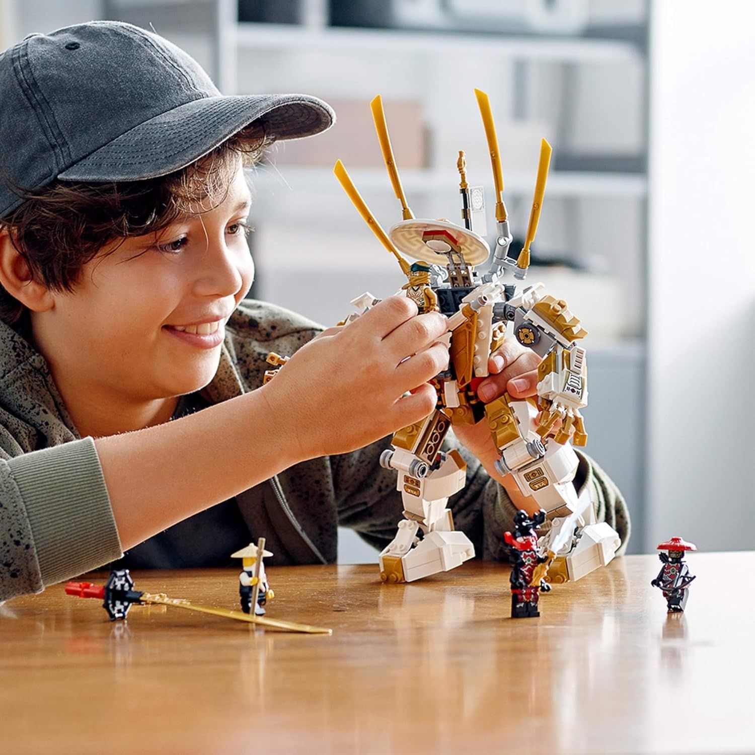 LEGO 71702 NINJAGO Legacy Golden Mech Action Figure with Lloyd, Wu and