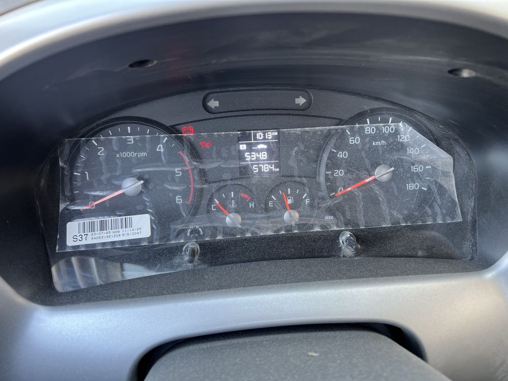 Kia bongo super kabina jizax kia yili 2024 yurgan masofasi 6000 tel