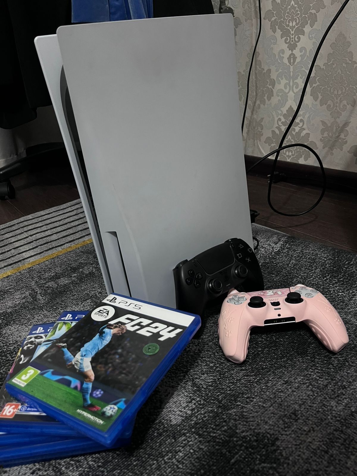Продам PS5 с играми