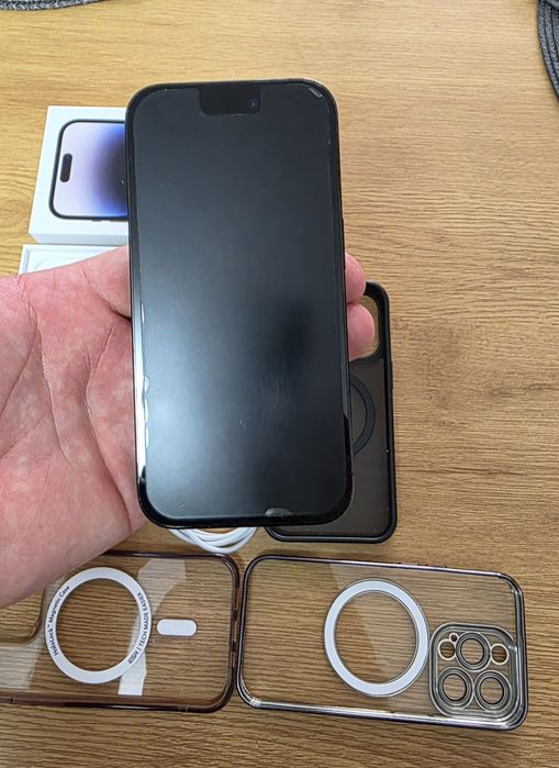 • iPhone 14 Pro 128GB – Stare excelentă, liber de rețea, fără iCloud