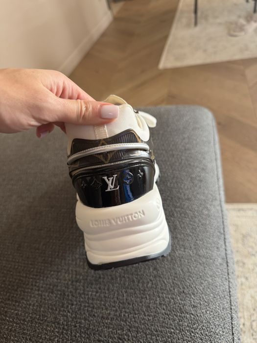 Обувки Louis Vuitton.   .