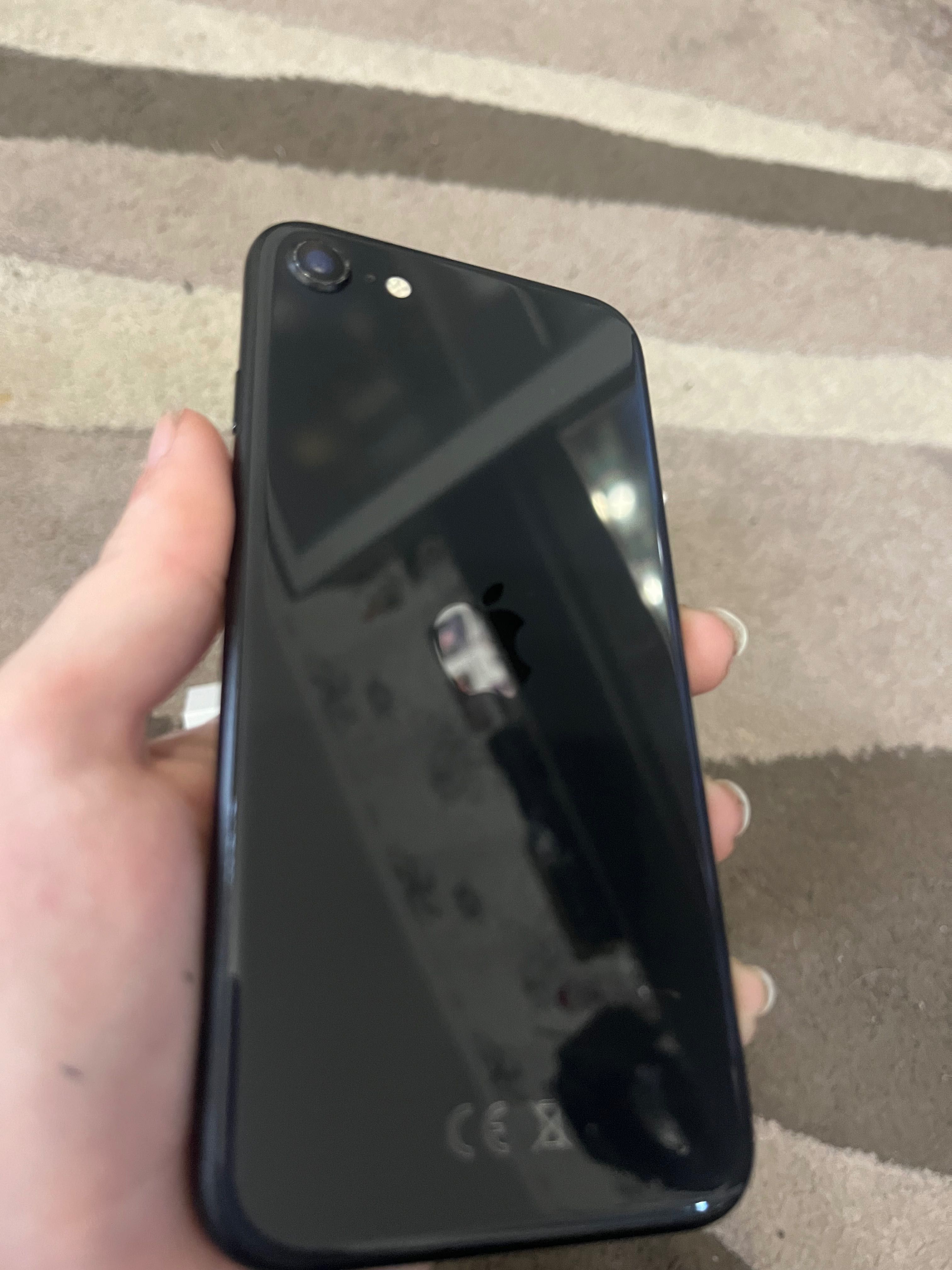 iPhone SE  2020 64GB