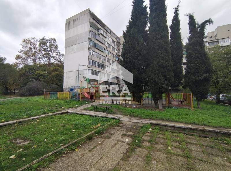 Ексклузивна източна гарсониера за продажба, в жк Младост, Варна, срещу