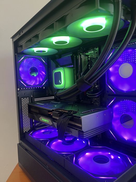 PC gaming - Ryzen 5 7600X, DDR5, 32GB, 1TB SSD fata placa video