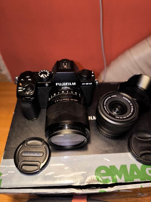Fujifilm X-S10 + 15–45mm + Tokina 23mm f/1.4 – 5300 lei