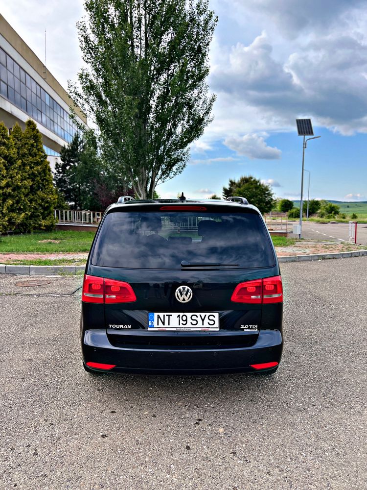 Vând Volkswagen Touran