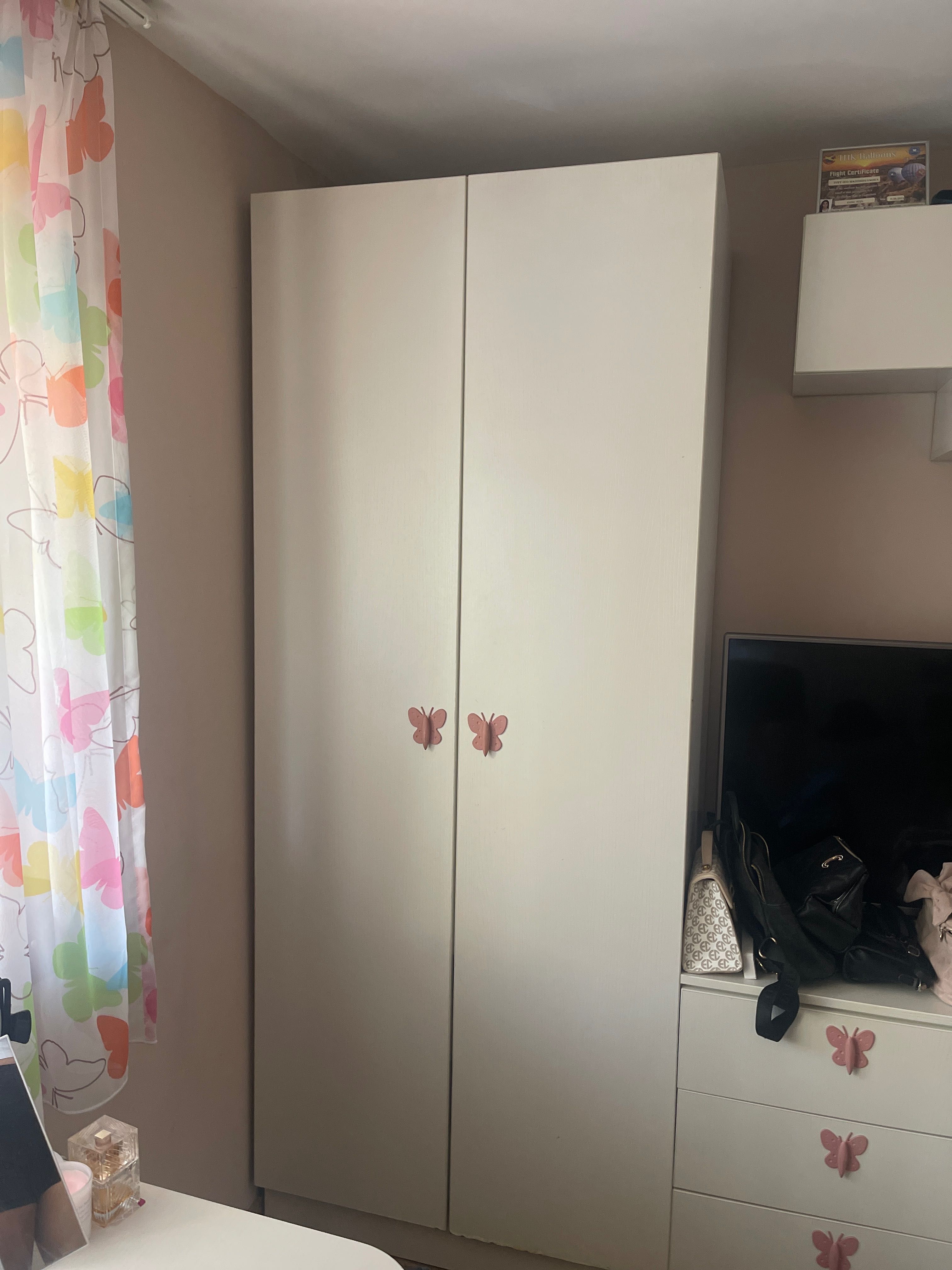 Продавам гардероби 3 бр за детска стая