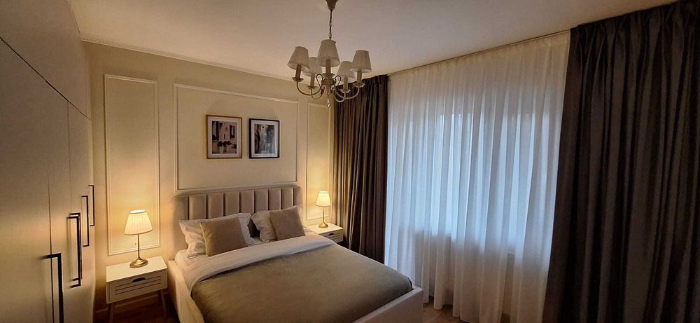 Închiriez apartament 2 camere.