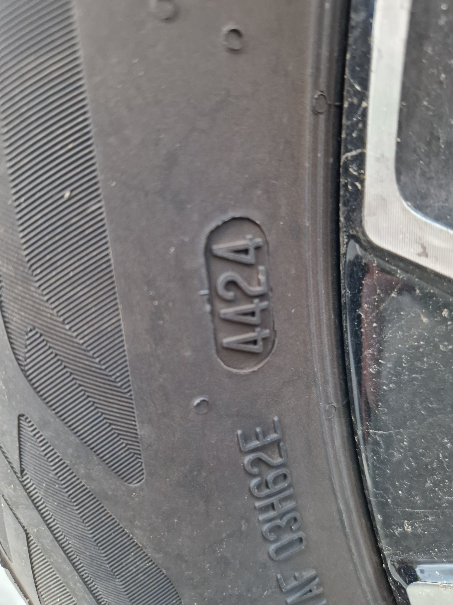 Летни гуми 235/55/18Continental