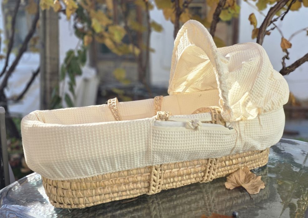 Coș împletit pentru bebe