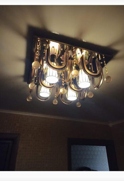 Продам люстру новую