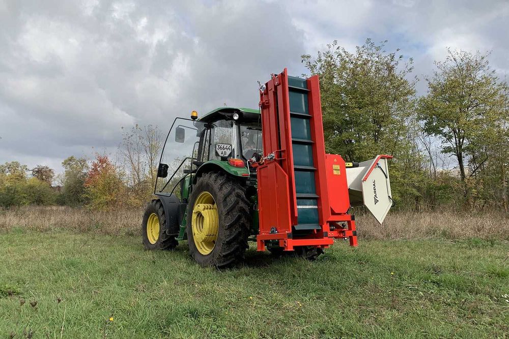 Tocator de crengi AM-200 PTO-K PRO banda de transportare ∅ max. 200 mm