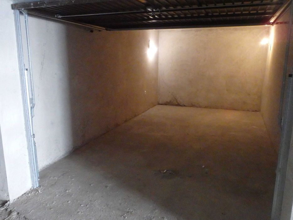 Дава се под наем Гараж / Паркомясто в София, Център - 18 кв.м за 61.2 € - Снимка #7