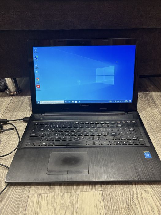 Офисный ноутбук Lenovo Core i3