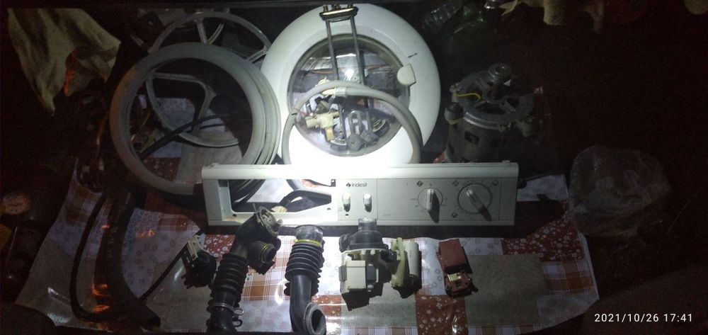Продам запчасти и детали от ст маш. Индезит w421 T. Сотаман.