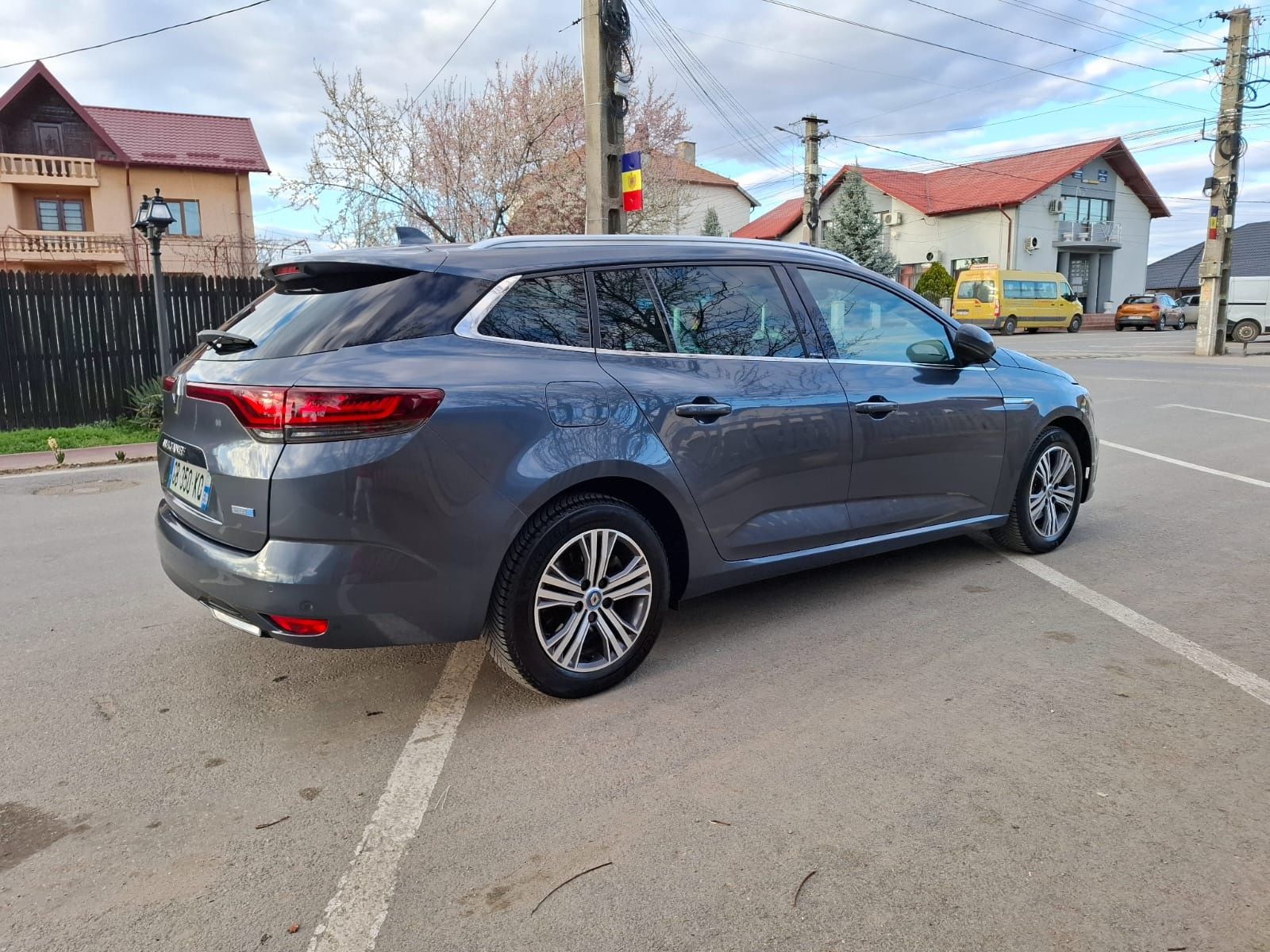 Renault Megane 4(E-TECH)/ INTENS/Volan Incalzit/scaune încălzite