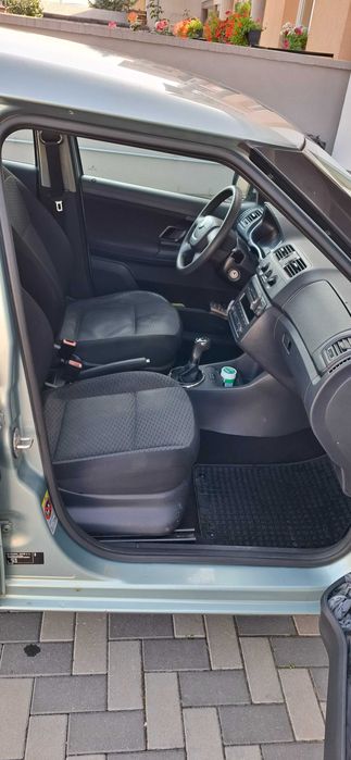 Vand Skoda Fabia 2, benzina, an 2011 246k km