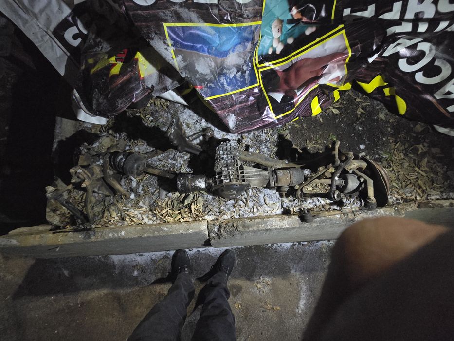 Нива 2013 по запчастям. То что осталось на фото. Остальное продал.