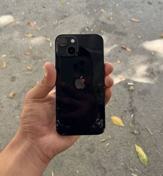 iPhone 13 128/82 midnight