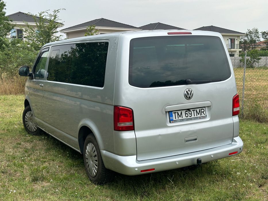 Închiriez microbuz , persoane vw  t5