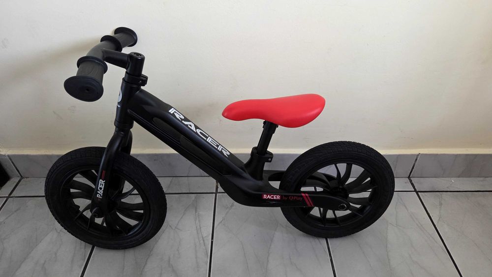 Продавам баланс колело Racer QPlay 12".