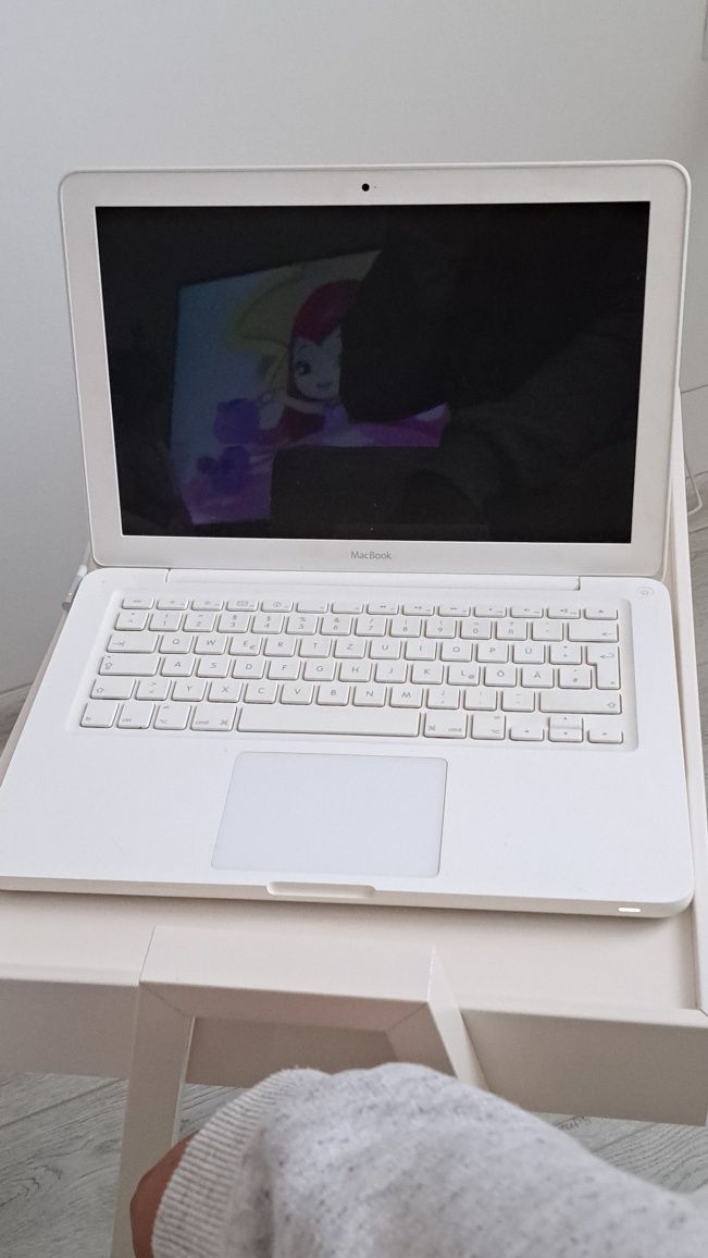 Macbook 6 1 intel core 2 duo