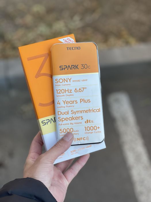 Телефон Tecno Spark 30c