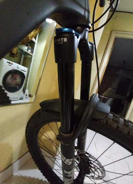 Vând furcă FOX 36 Performance – 29”, 170mm, e-tuned