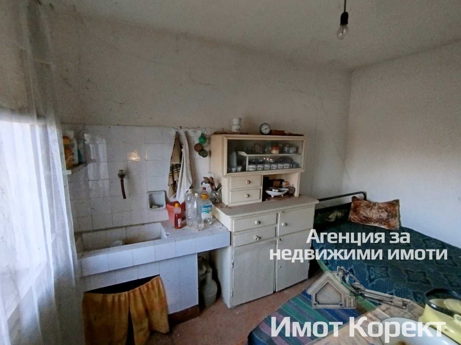 Имот Корект продава двуетажна Къща, с. Козаново