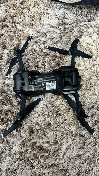 Vând Dronă DJI Mavic Air Fly More Combo – Stare Excelentă