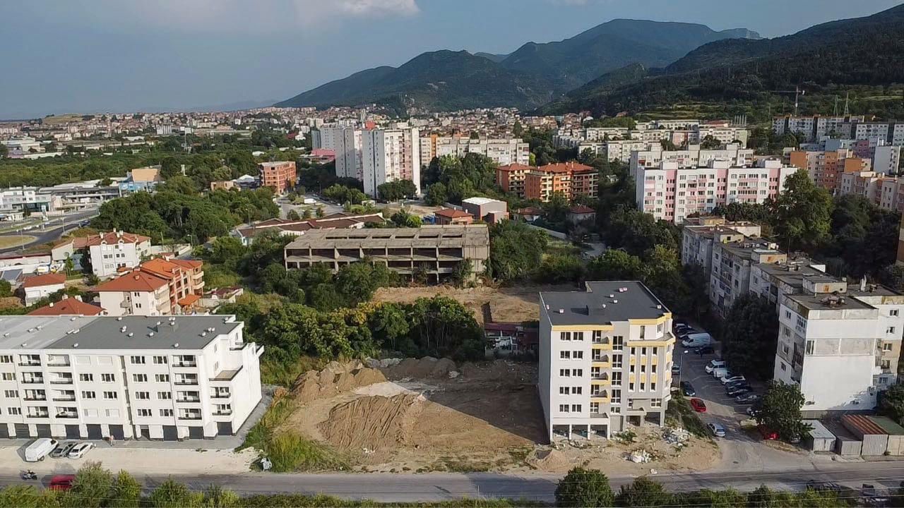 Продава се Тристаен апартамент в Асеновград - 101 кв.м за 850 €/кв.м - Снимка #1