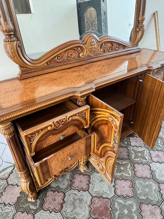 Камот с зеркалом