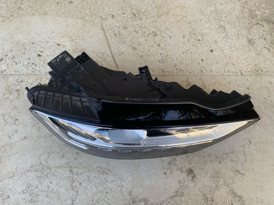 Far Dreapta Audi A8 4N 5D Matrix cod 4N0941036