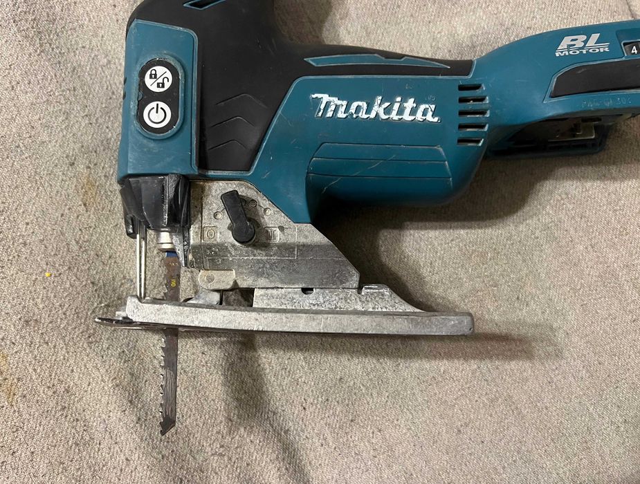 Fierastrau vertical Makita DJV181 18V BL, corp, functional brushless