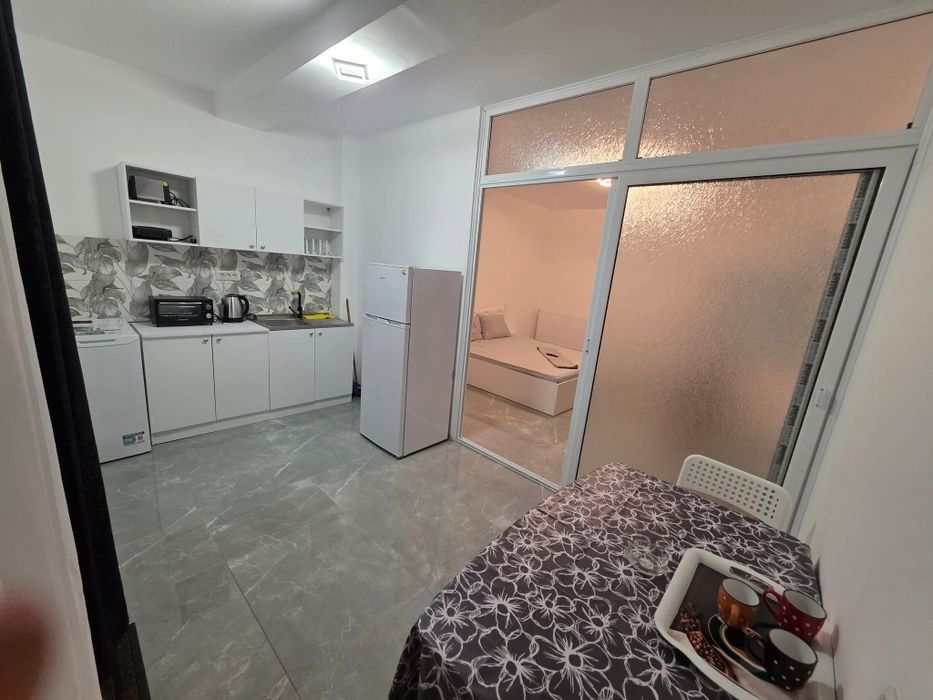 Închiriez garsoniere si apartamente regim hotelier si la luna