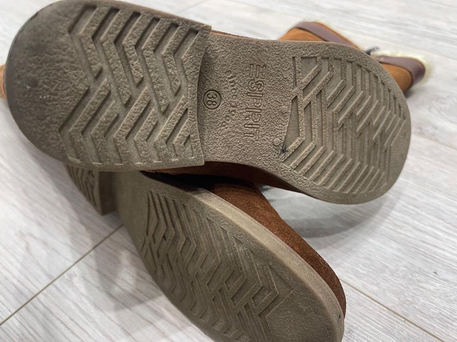 Cizme piele intoarsa Esprit