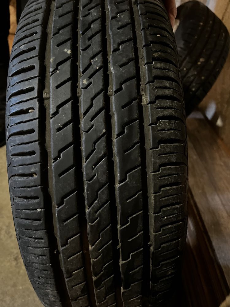 Продавам летни гуми 205/55R 16