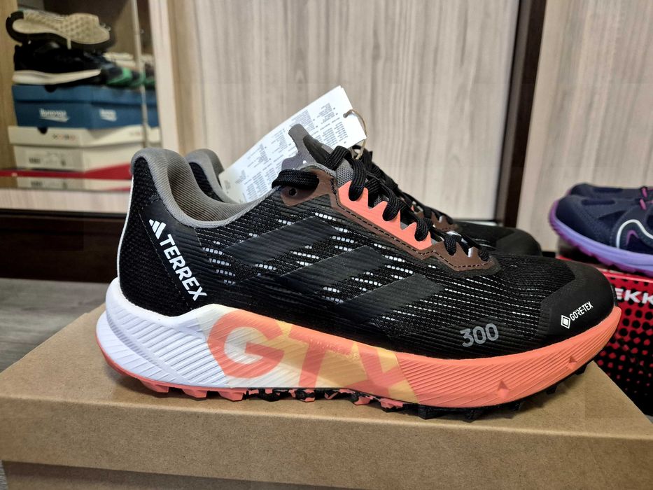 Дамски маратонки Adidas Terrex 38 номер, Brütting 39 номер, нови,