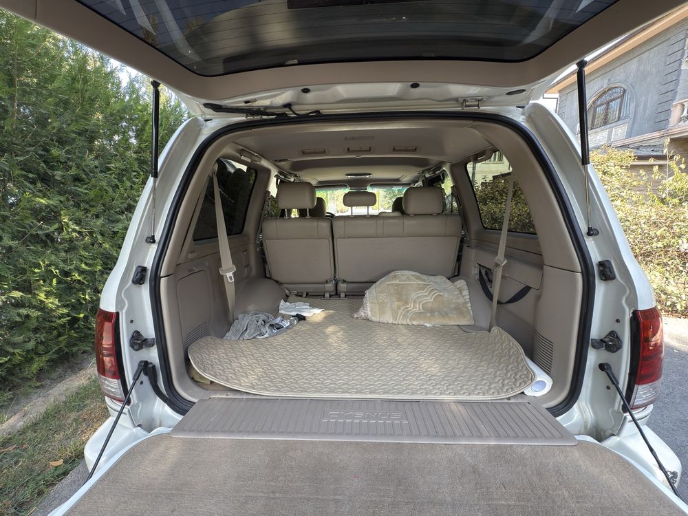 Продается Toyota Land Cruiser 100 переделен на Lexus 470LX цвет Жемчуг