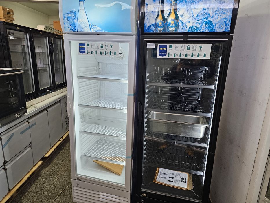 Хладилник GSC2350B с стъклена врата, 324 L, черен, 180w,990лв за бр,