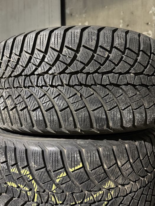 Vand caucicuri cu jante de iarna