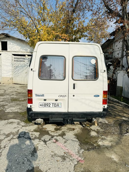 Ford sotiladi. Xolati yaxshi 1995 yil 645.000 probeg